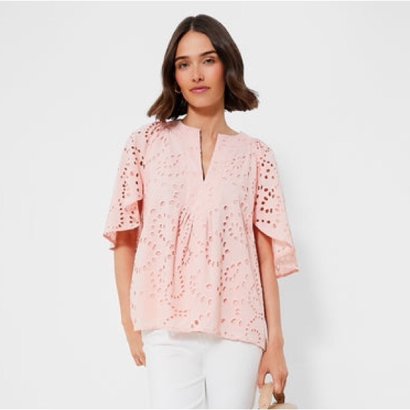 Tuckernuck Tops - Tuckernuck Pink Eyelet Finley Flutter Sleeve Top Medium NWT
